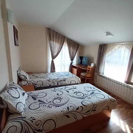 Guest Vendégház *