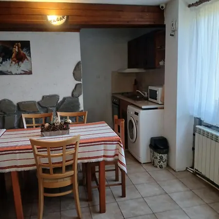 Къща за гости Guest *