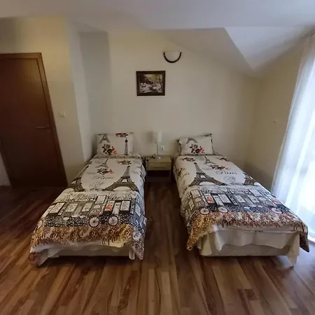 Къща за гости Guest