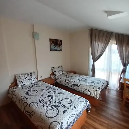 Guest Къща за гости *